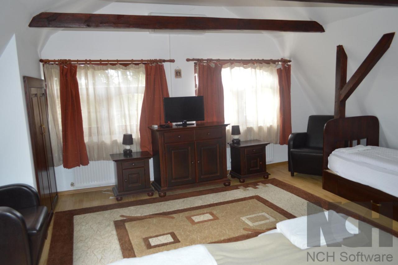 Hotel La Mos Pavel à Noslac Extérieur photo