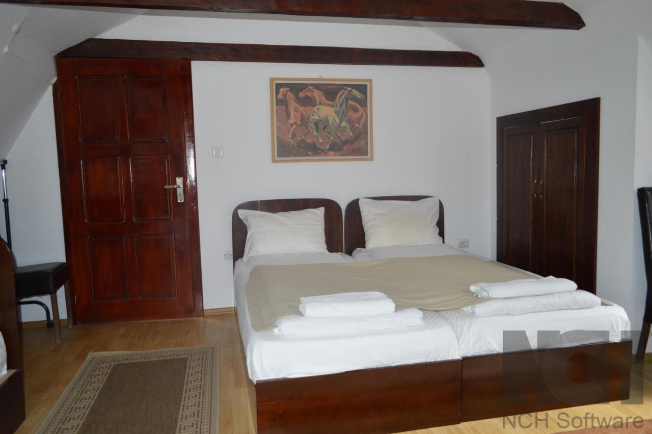 Hotel La Mos Pavel à Noslac Extérieur photo